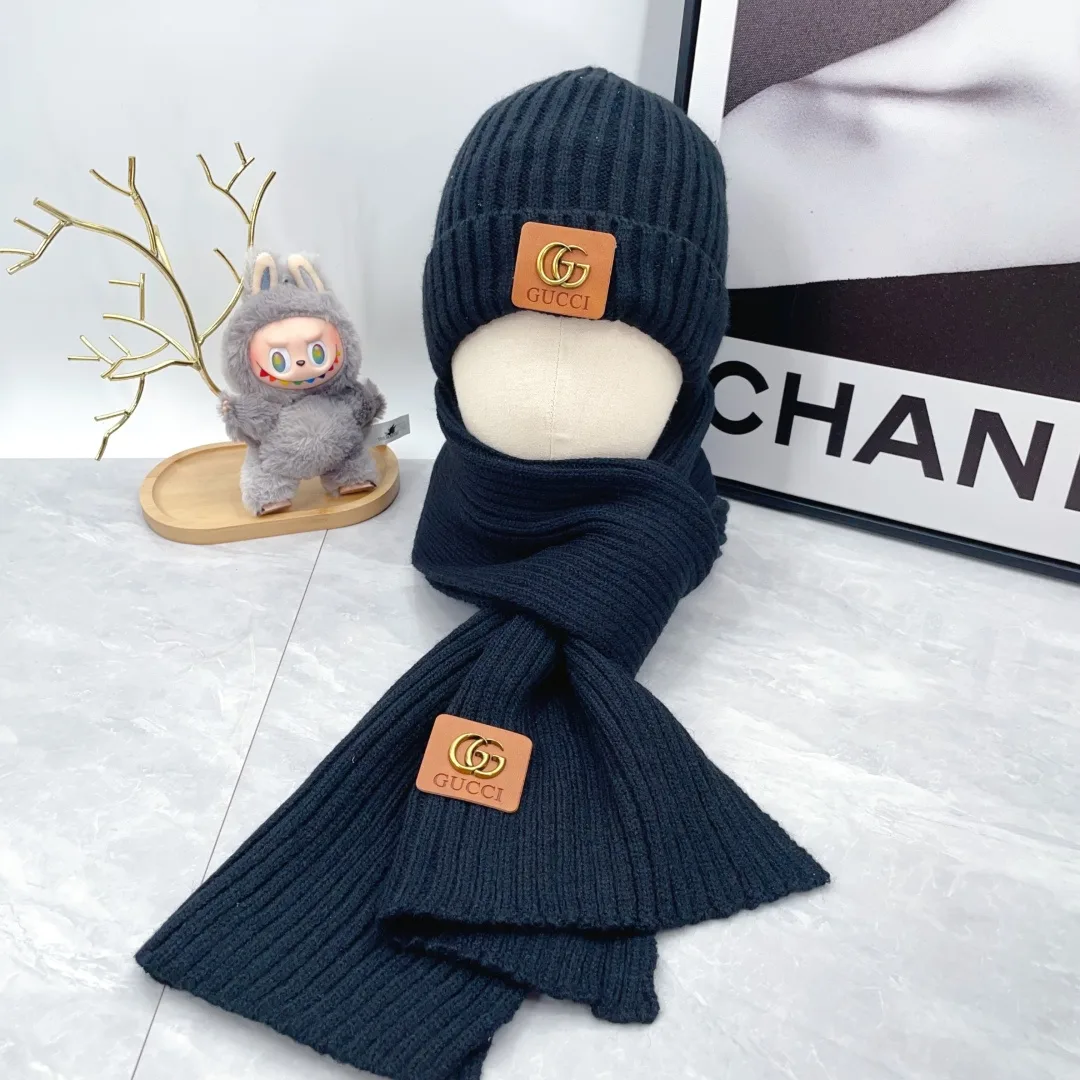 Gucci Wool Ribbed Hat scarf and gloves knit set in Blue · view 2