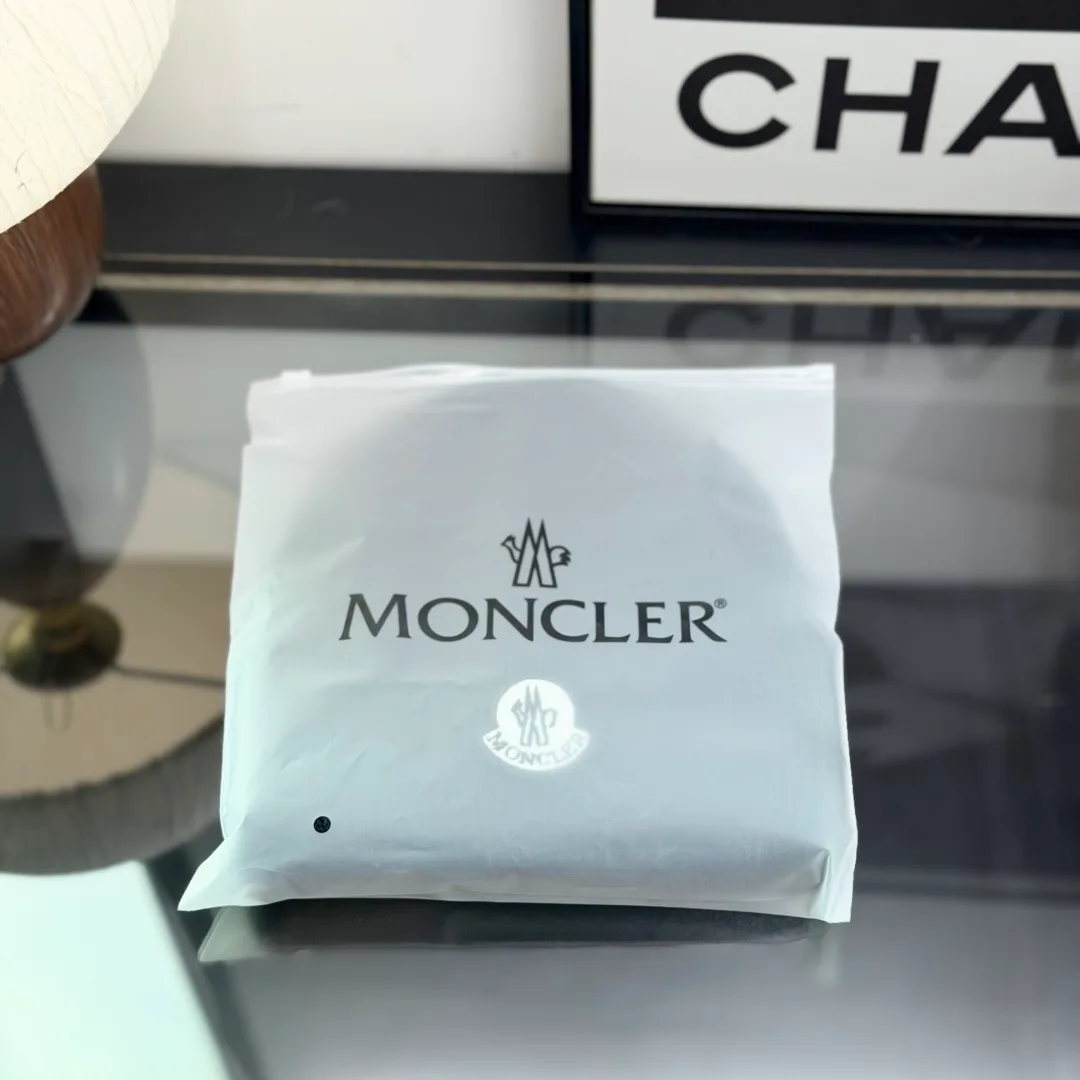 Moncler Beanie in Black · view 8