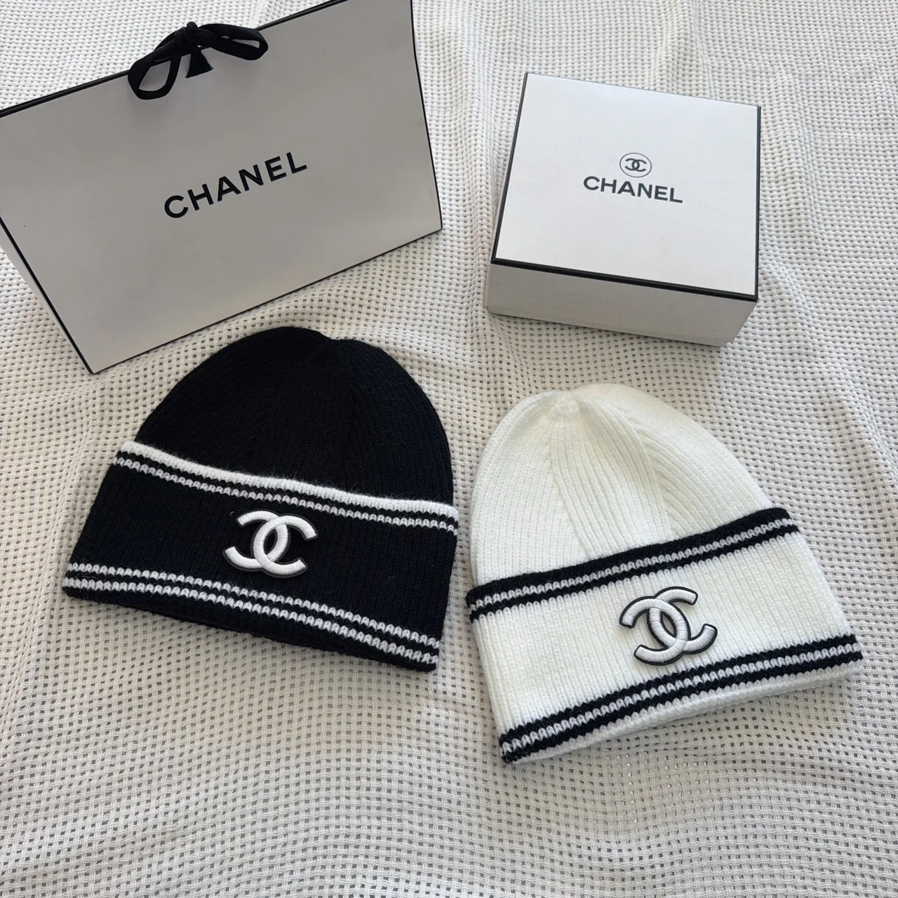 Chanel Striped CC beanie in Black & White & Cream · view 6