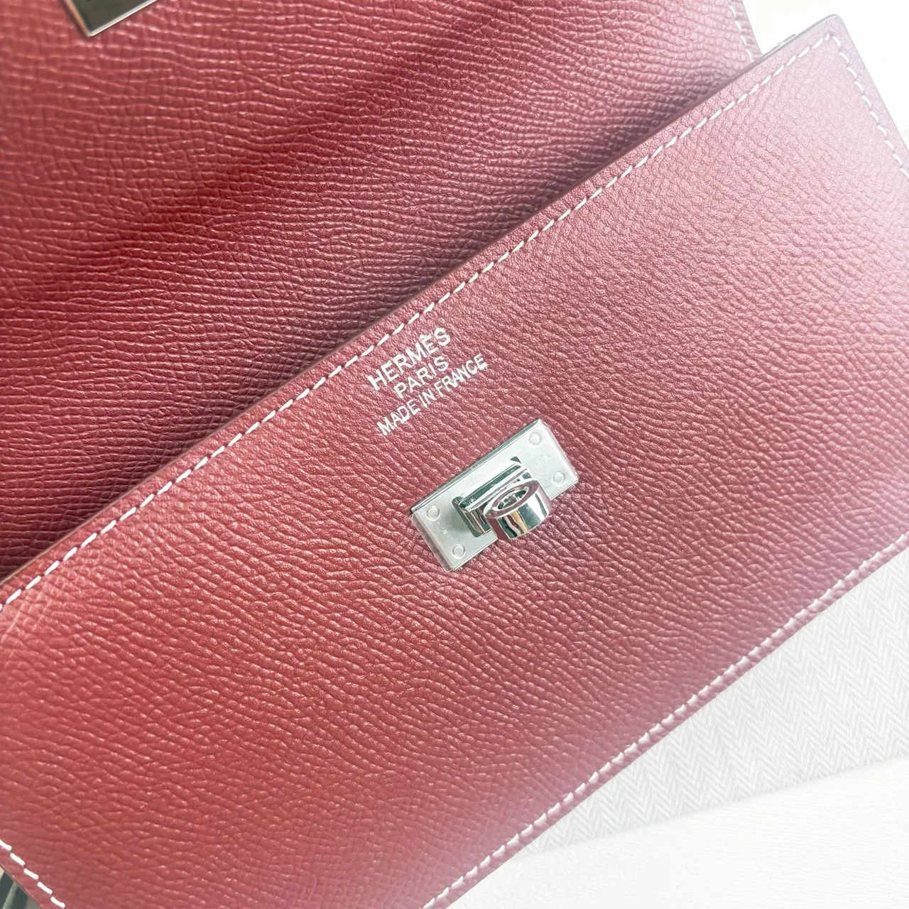 Hermes Smooth Kelly Long Wallet in Burgundy · view 6