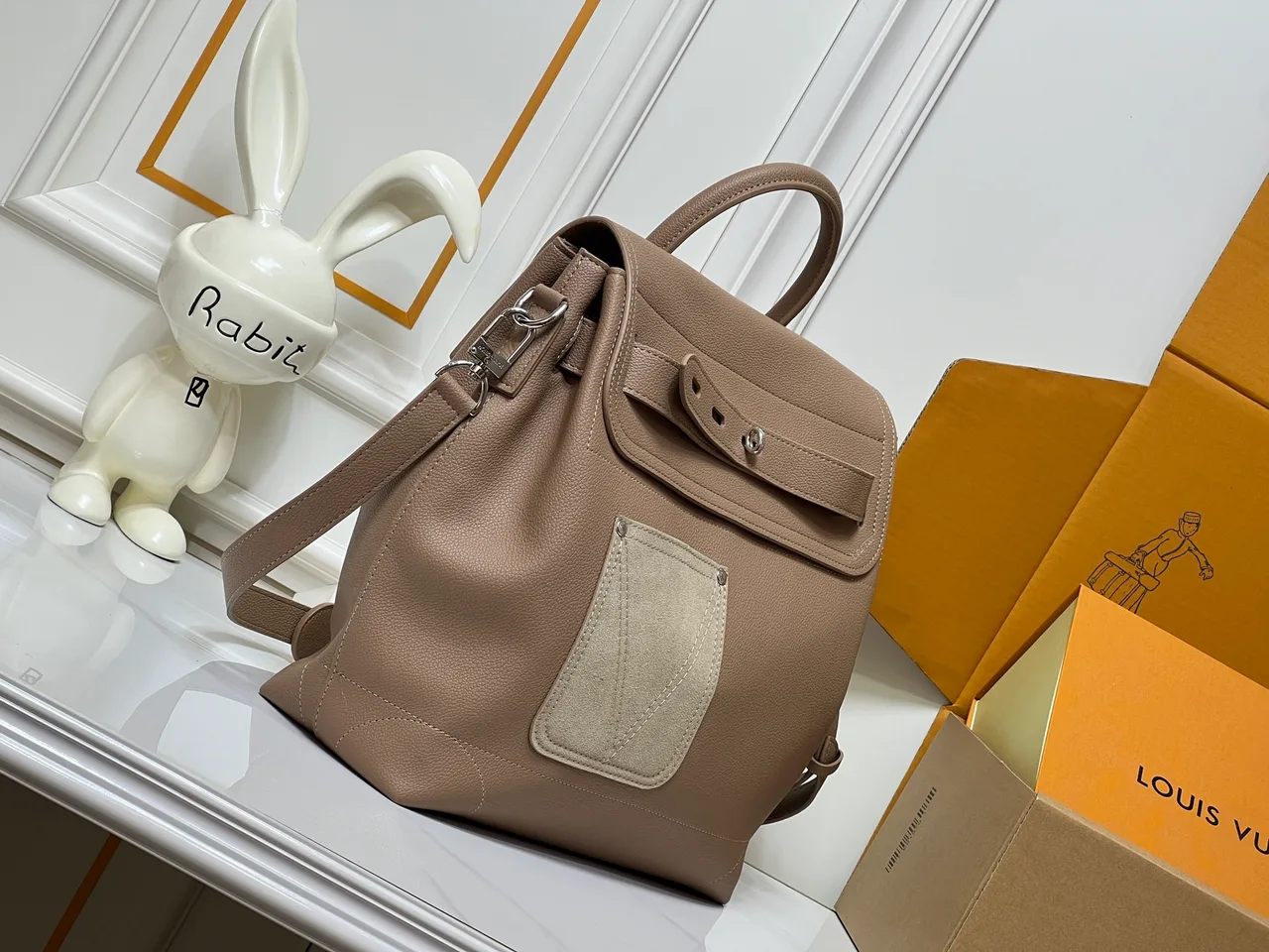 Louis Vuitton Cowhide Smooth Handbag in Beige · view 2