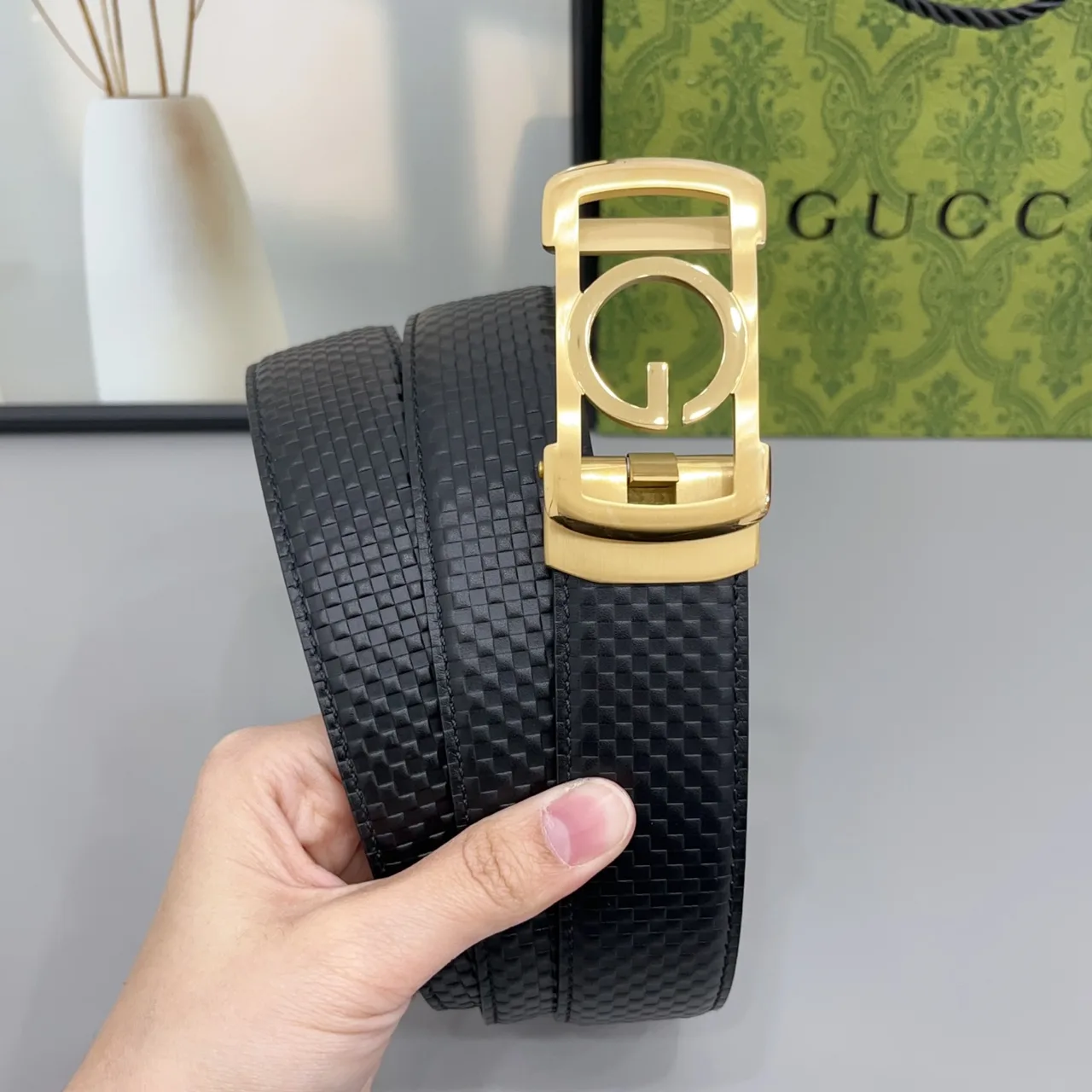 Gucci Woven Glossy Belt in Black · view 4