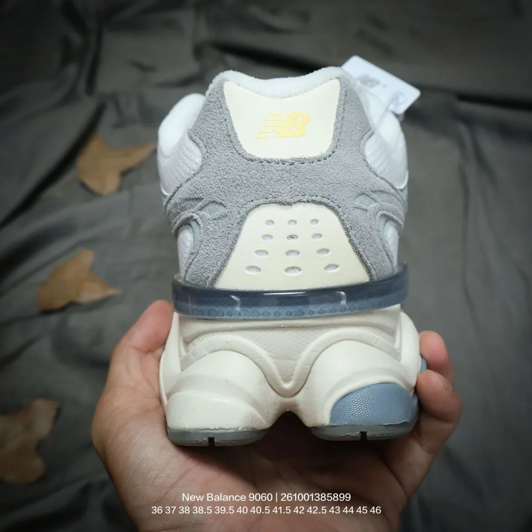 New Balance Sneakers in Grey · view 4