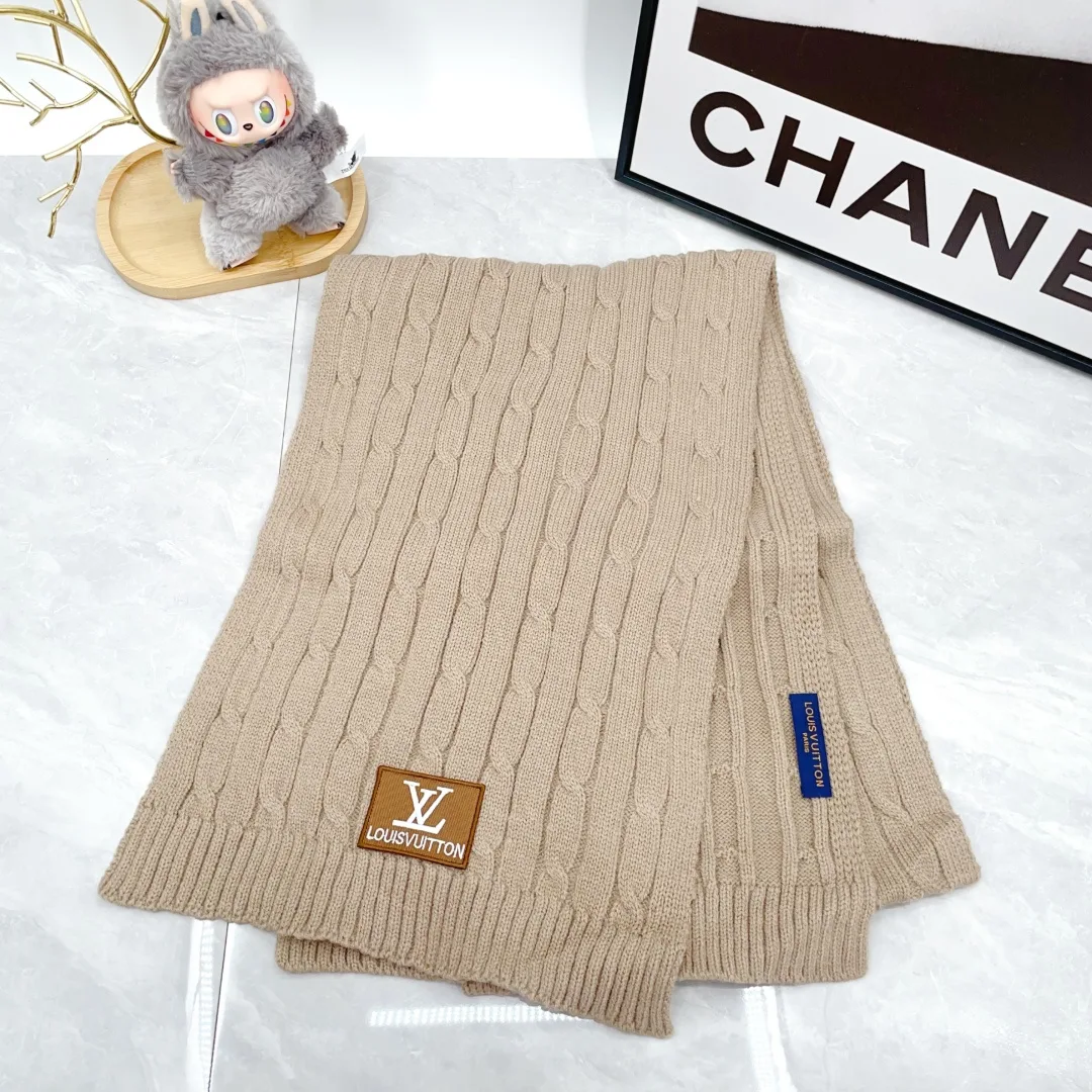Louis Vuitton Wool Beanie and Scarf Set in Beige · view 6