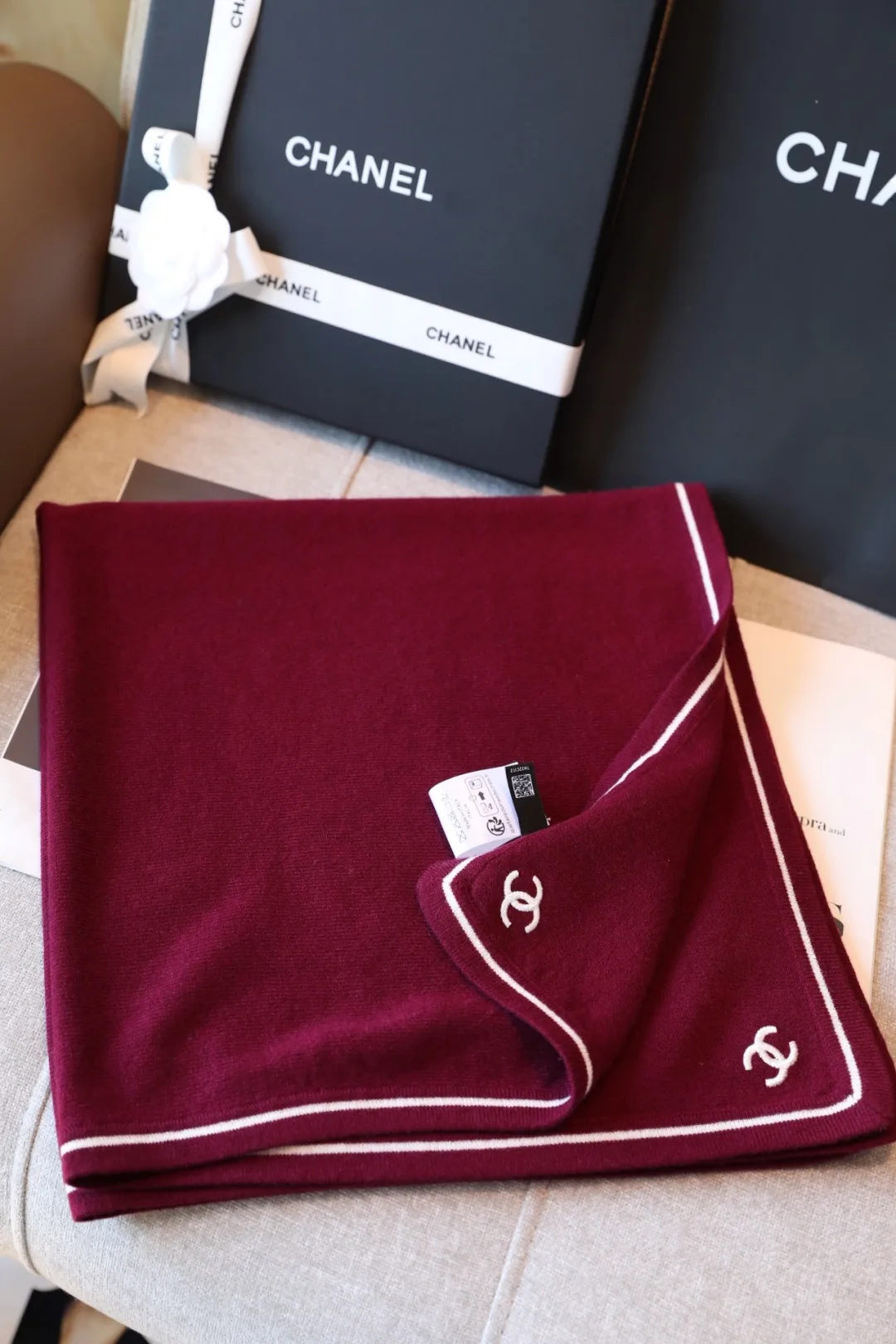 Chanel Wool Cashmere Scarf in Burgundy · view 2