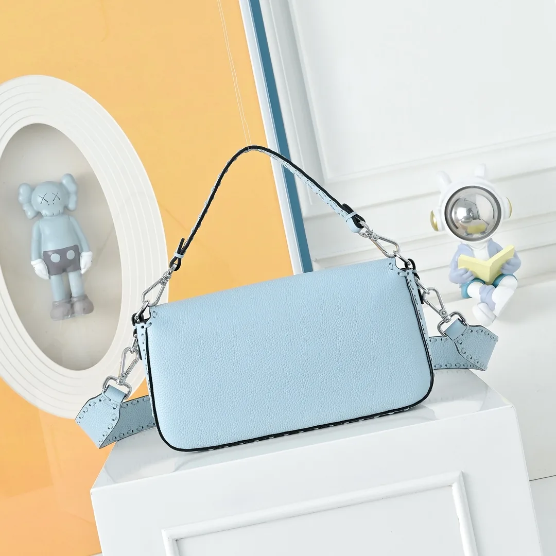 Fendi Baguette Smooth Bag in Blue · view 2