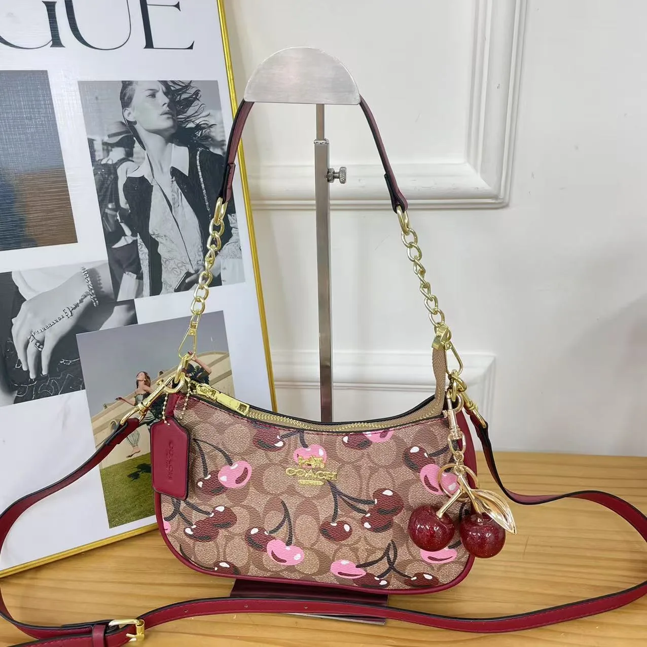 Coach Cherry-pattern shoulder bag in Blue & Beige & White & Brown · view 4