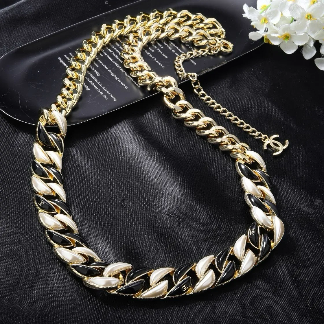 Chanel Glossy Chain Belt in Gold · view 6