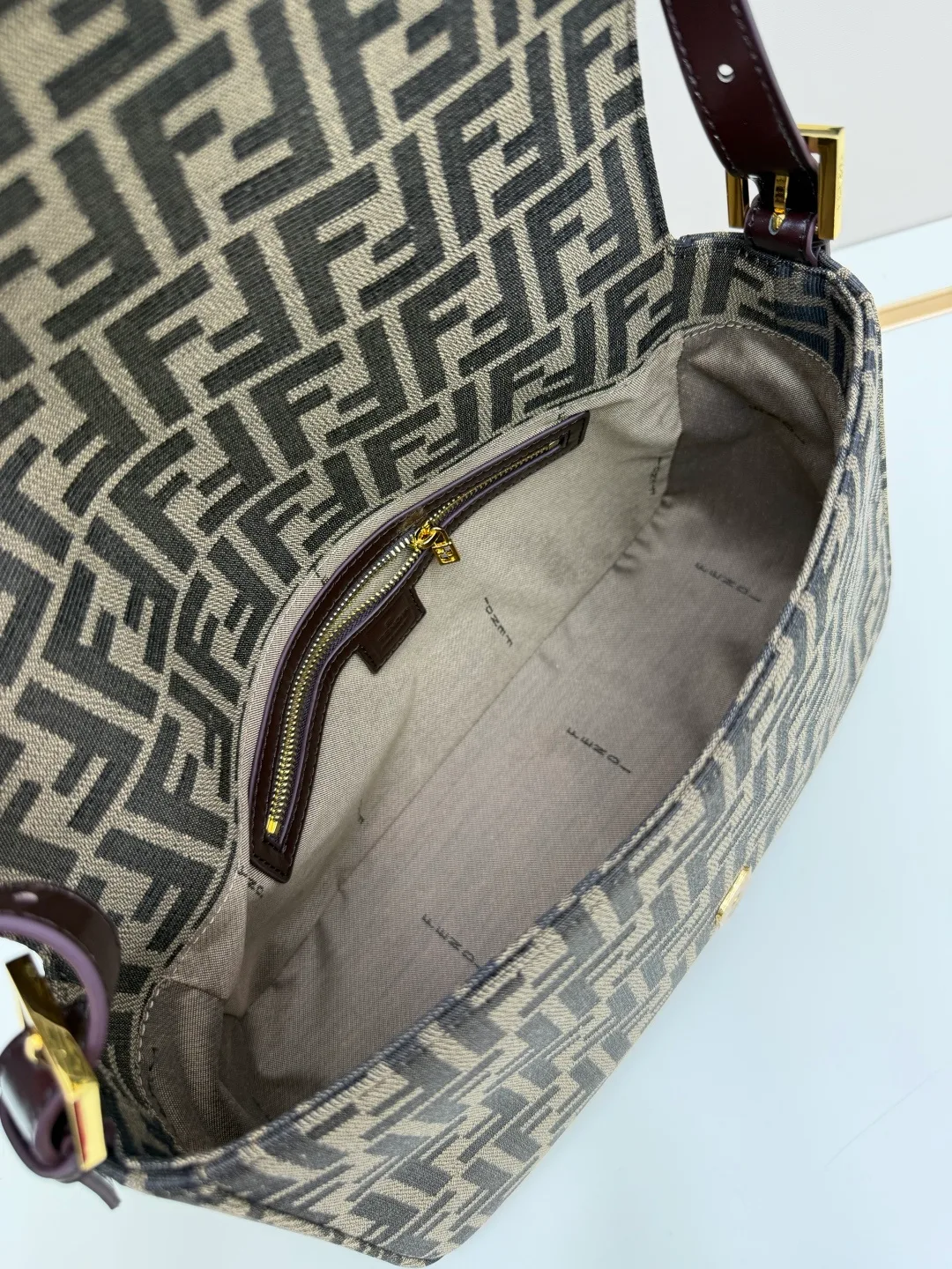 Fendi Baguette Cowhide Shoulder Bag in Beige · view 7