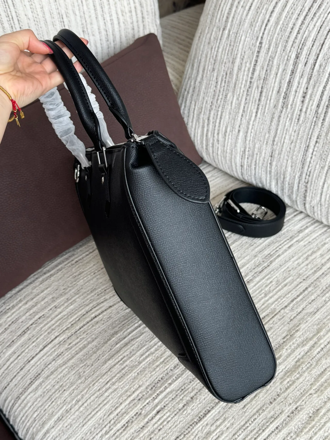 Louis Vuitton Cowhide Smooth Handbag in Black · view 3