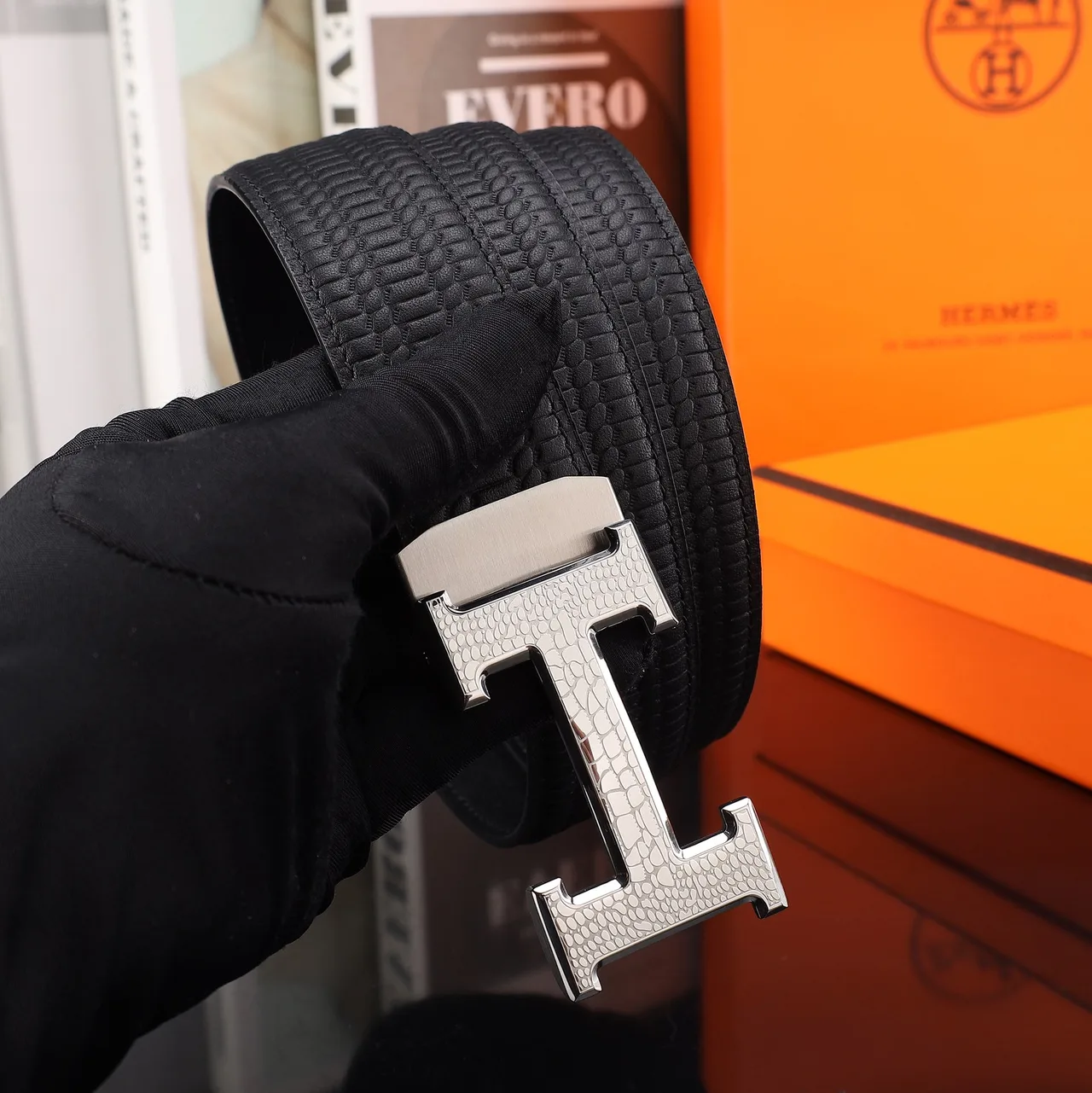 Hermes Automatic H Belt in Black · view 5