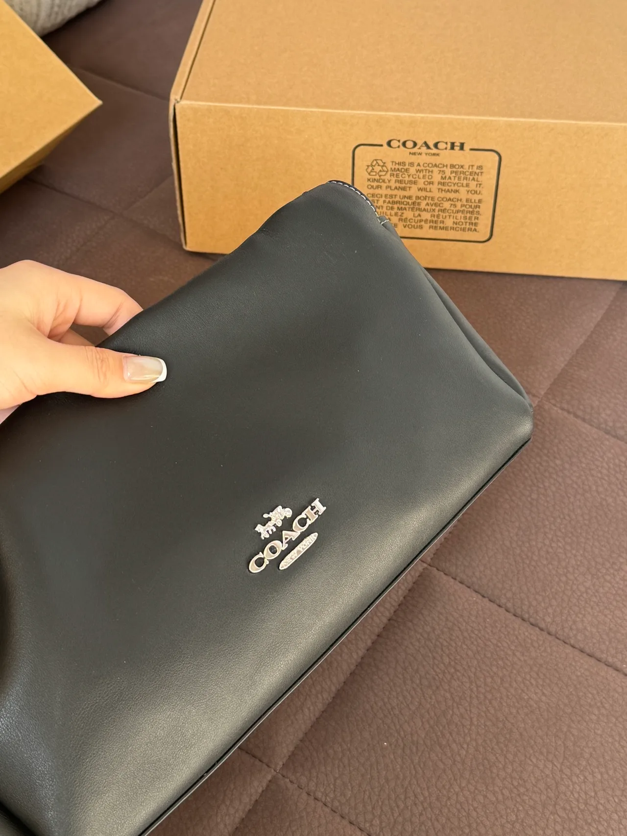 Coach Smooth Ruched shoulder bag in Black · view 5