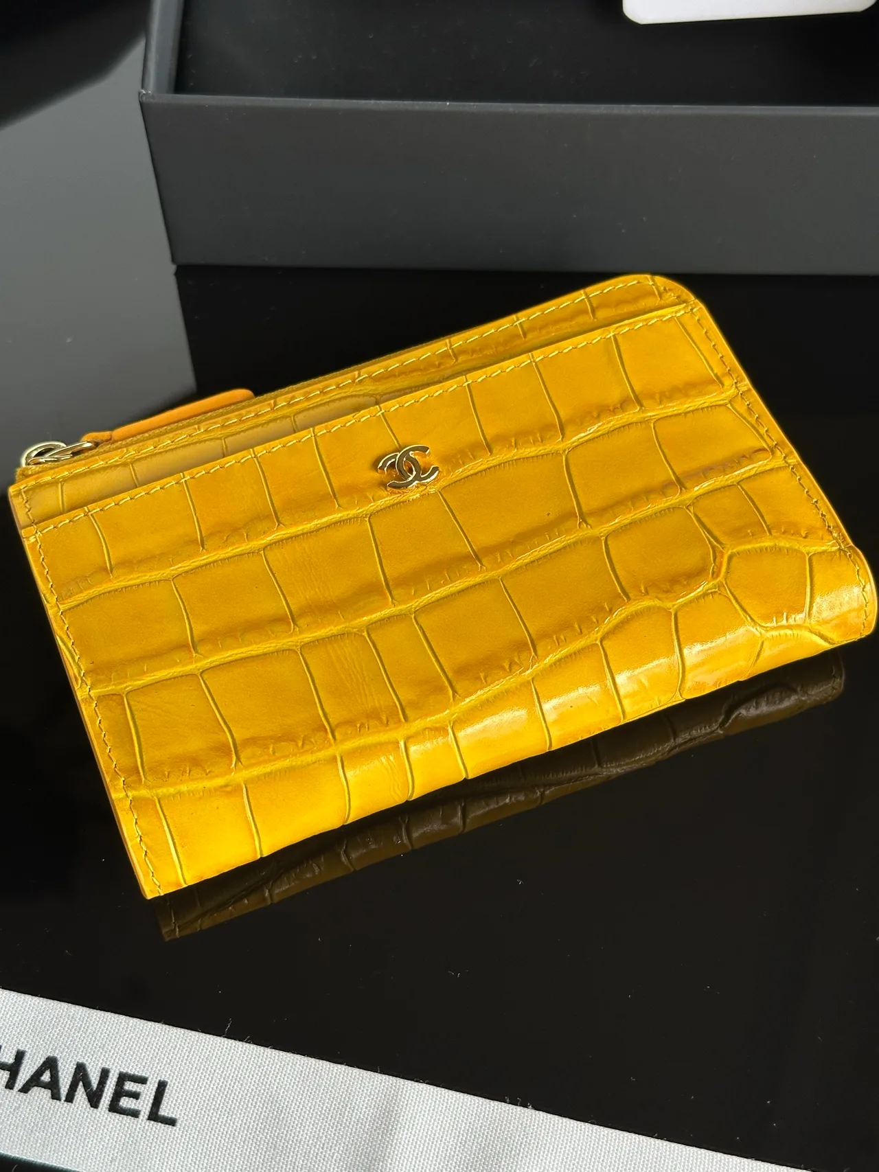 Chanel Glossy Wallet in Yellow · view 1