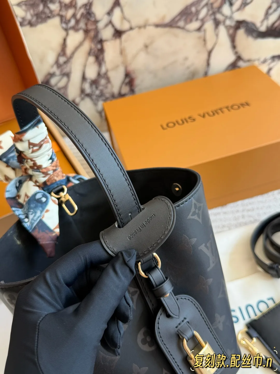 Louis Vuitton Monogram Glossy Bucket Bag in Black · view 8