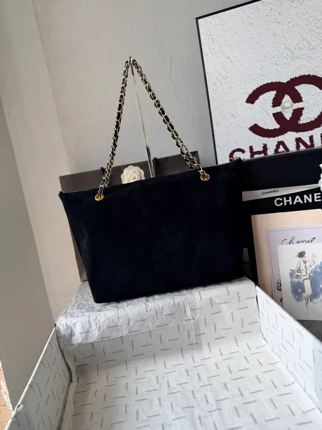 Chanel Leather Glossy Tote in Black · view 4