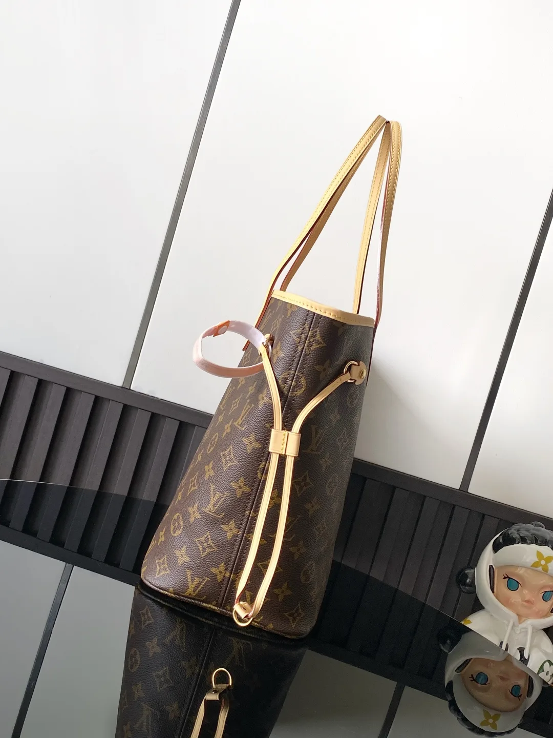 Louis Vuitton Neverfull Tote in Brown · view 3
