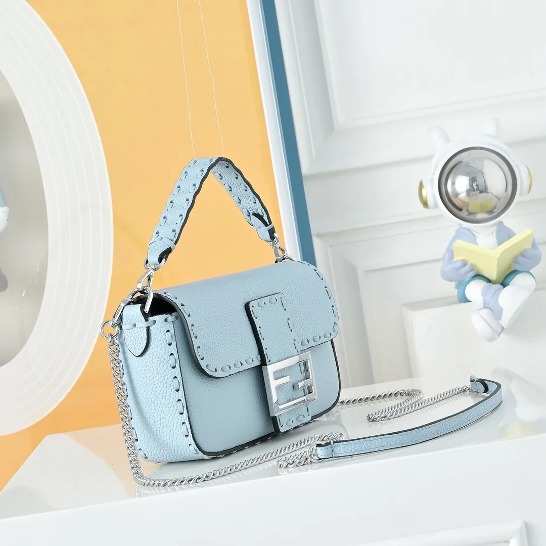 Fendi Baguette Smooth Bag in Blue · view 3