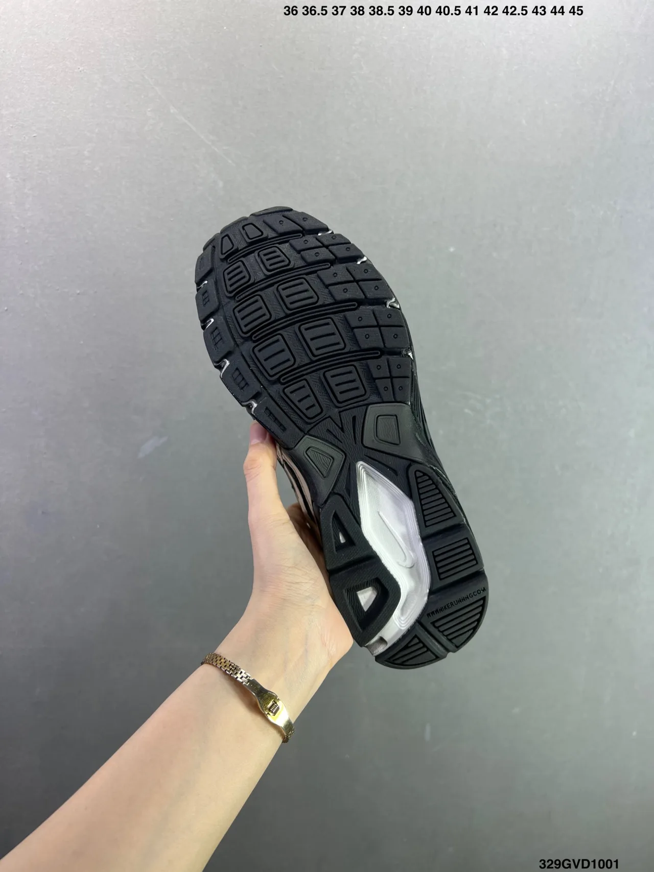 Nike Sneakers in Beige · view 8