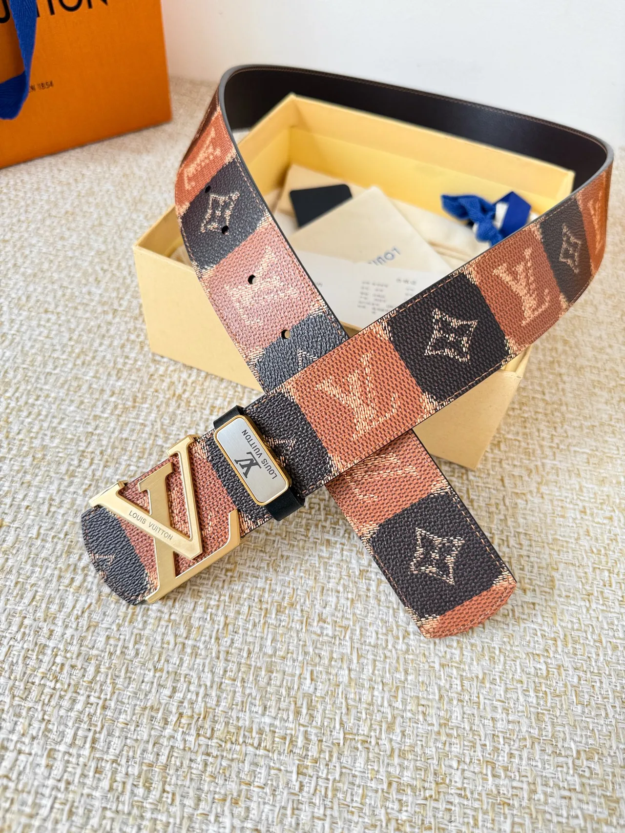 Louis Vuitton Patchwork monogram LV buckle belt in Blue & Brown · view 5