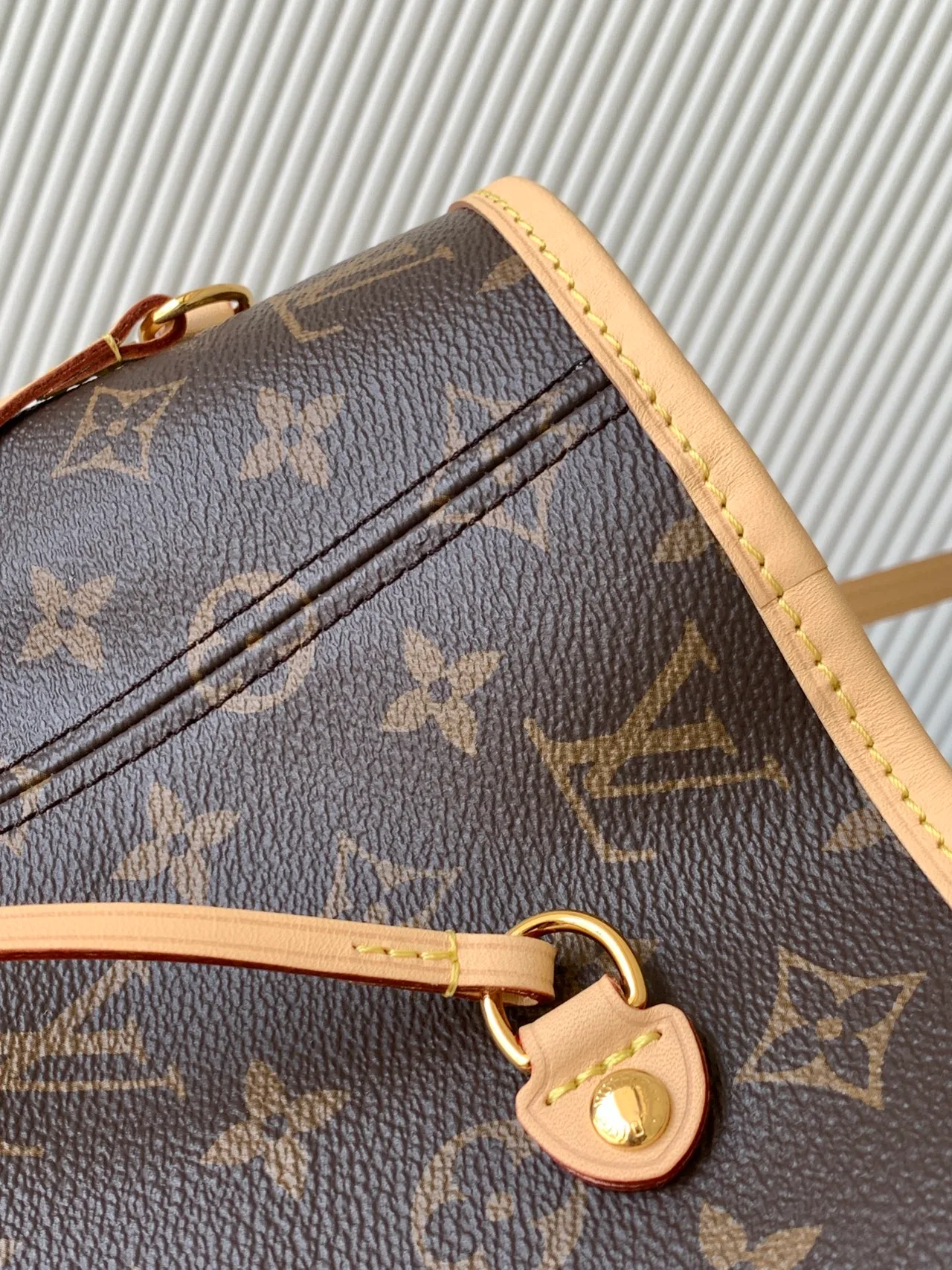 Louis Vuitton Neverfull Monogram Tote in Brown · view 7