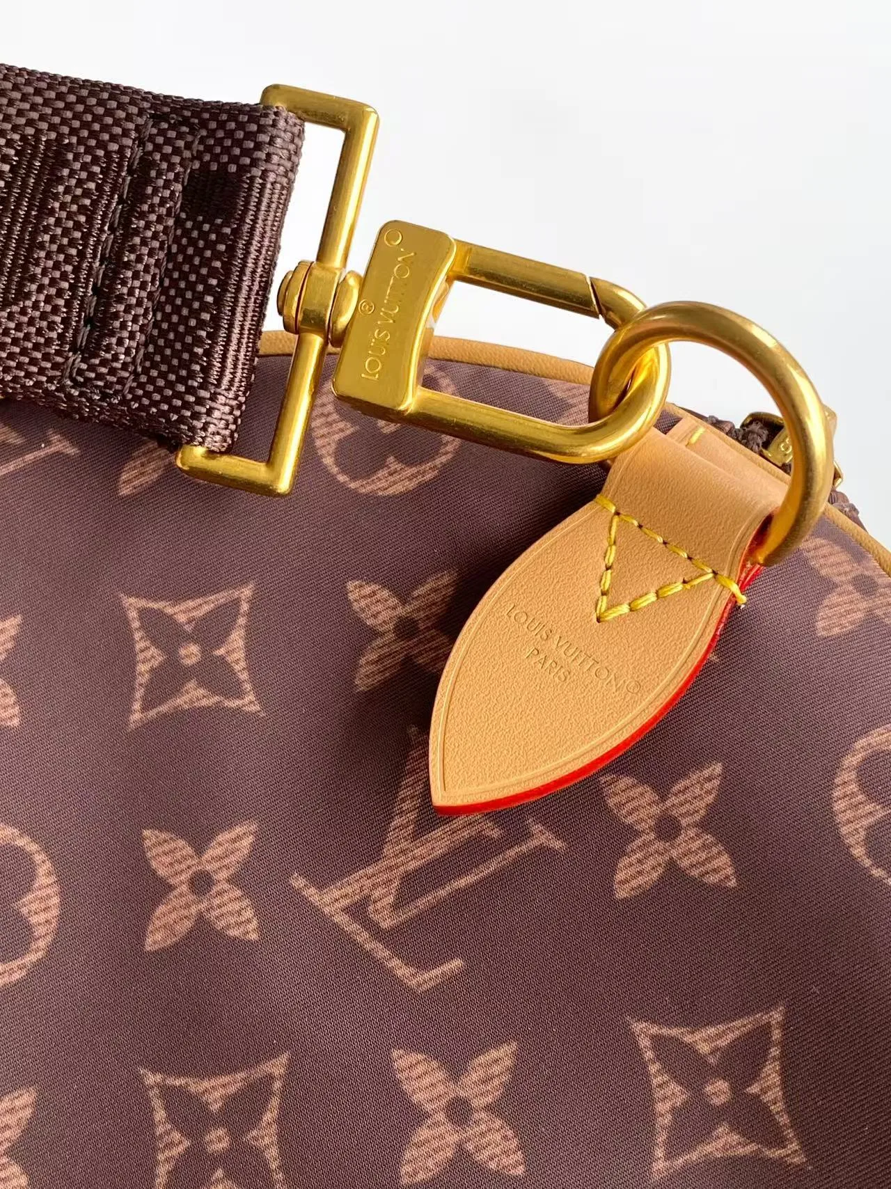 Louis Vuitton Canvas Monogram Glossy Duffel Bag in Brown · view 5