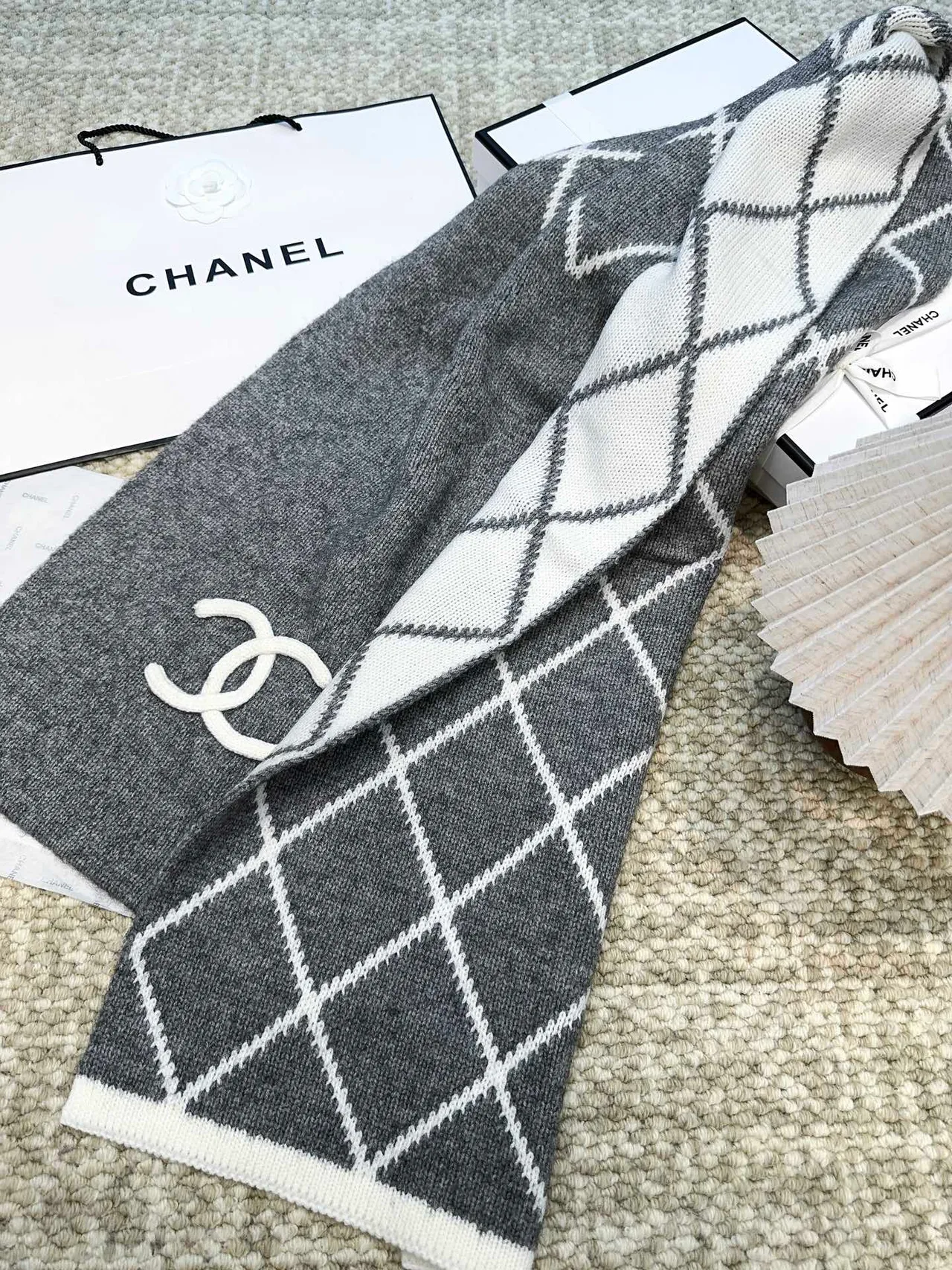 Chanel 54% Cashmere 31% Wool 15% Silk Smooth Scarf in Grey · view 7