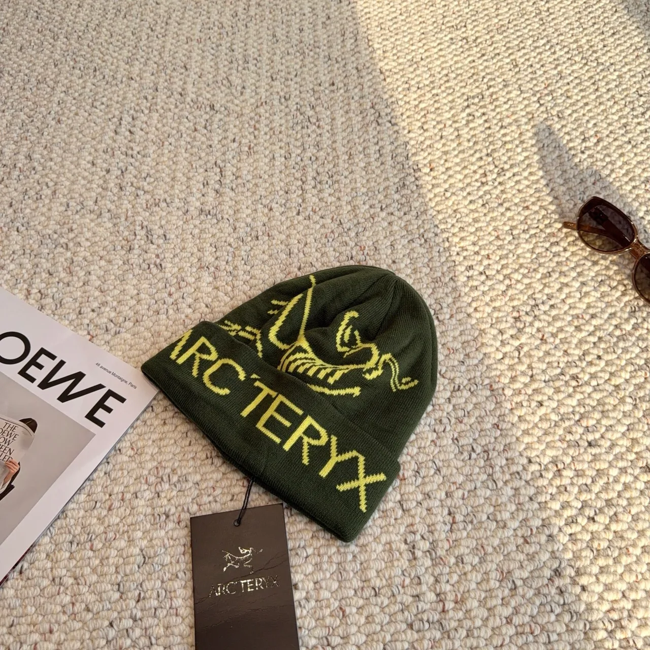 Arc'teryx Logo Beanie in Green · view 3