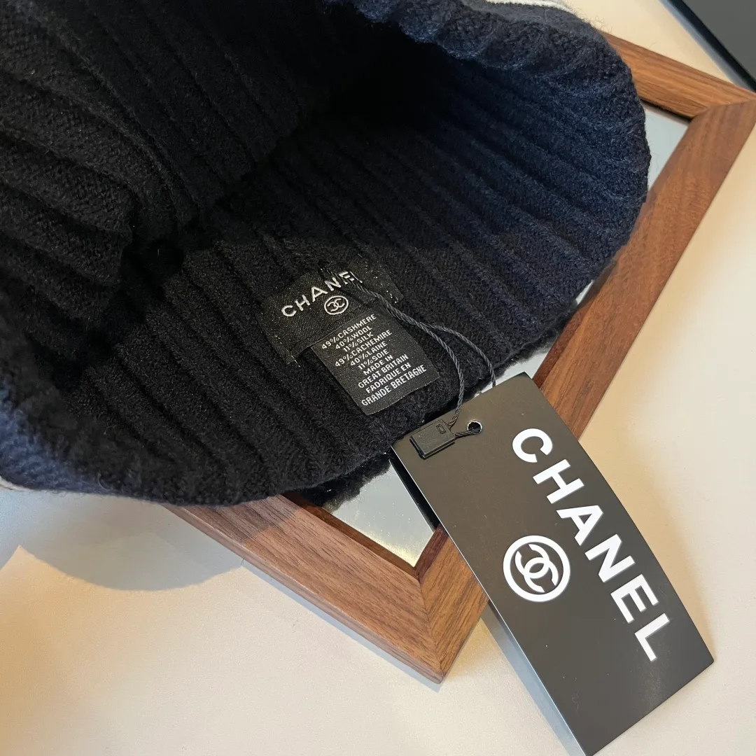 Chanel Striped CC knit beanie in Black & White · view 7