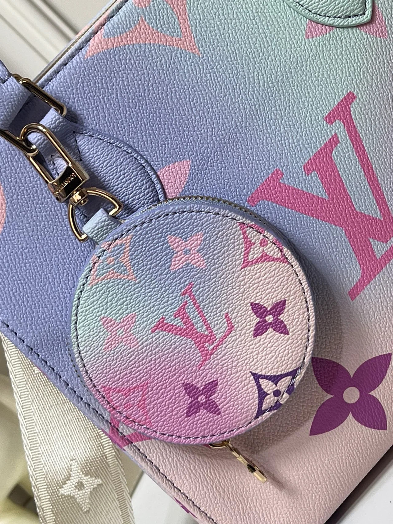 Louis Vuitton Canvas OnTheGo Tote in Blue · view 6