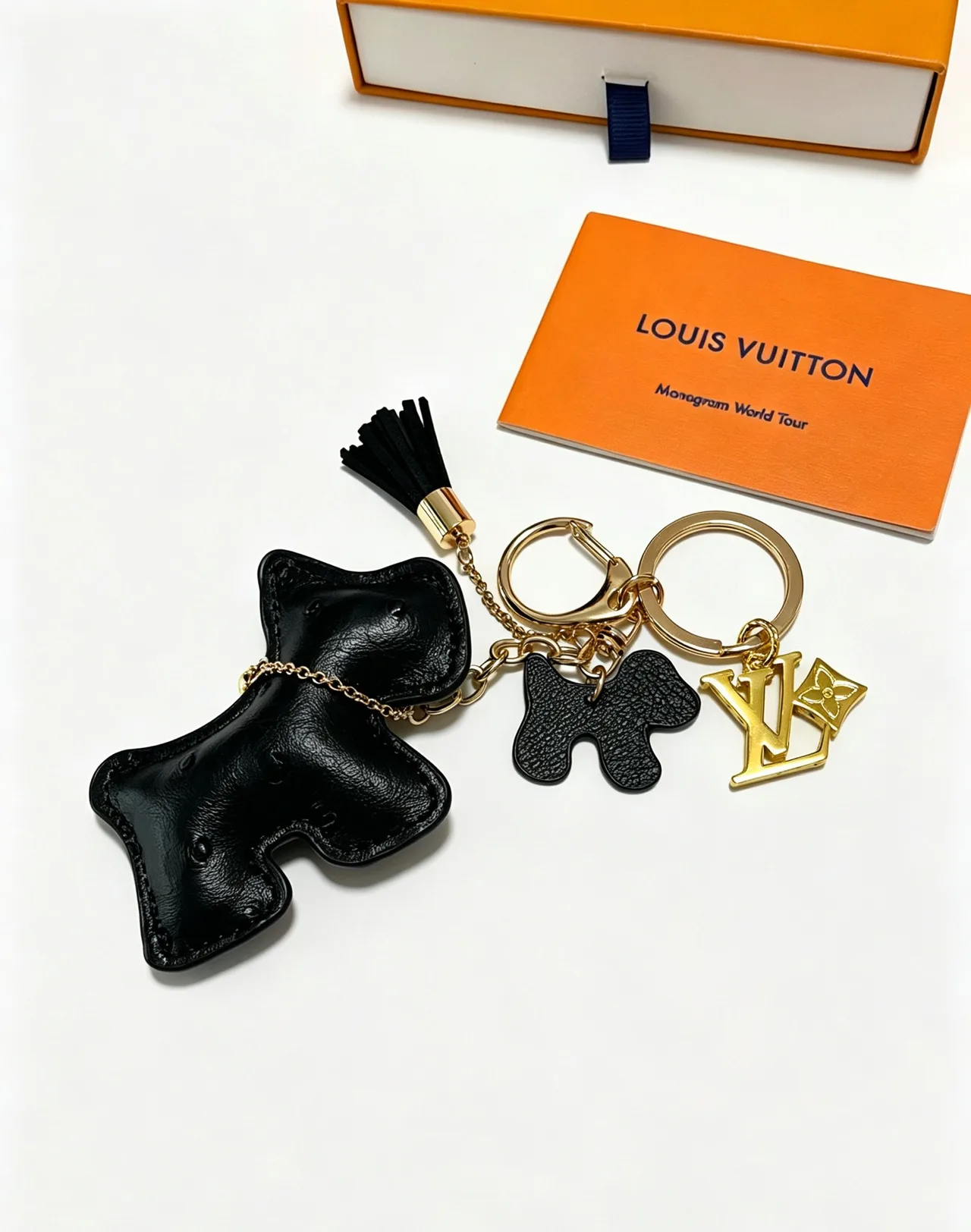 Louis Vuitton Dog Keychain in Black · view 4