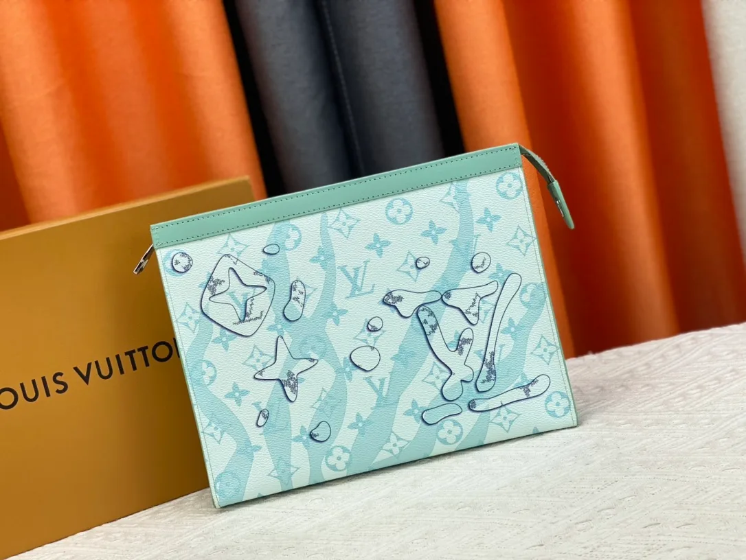 Louis Vuitton Cowhide Canvas Clutch in Green · view 1