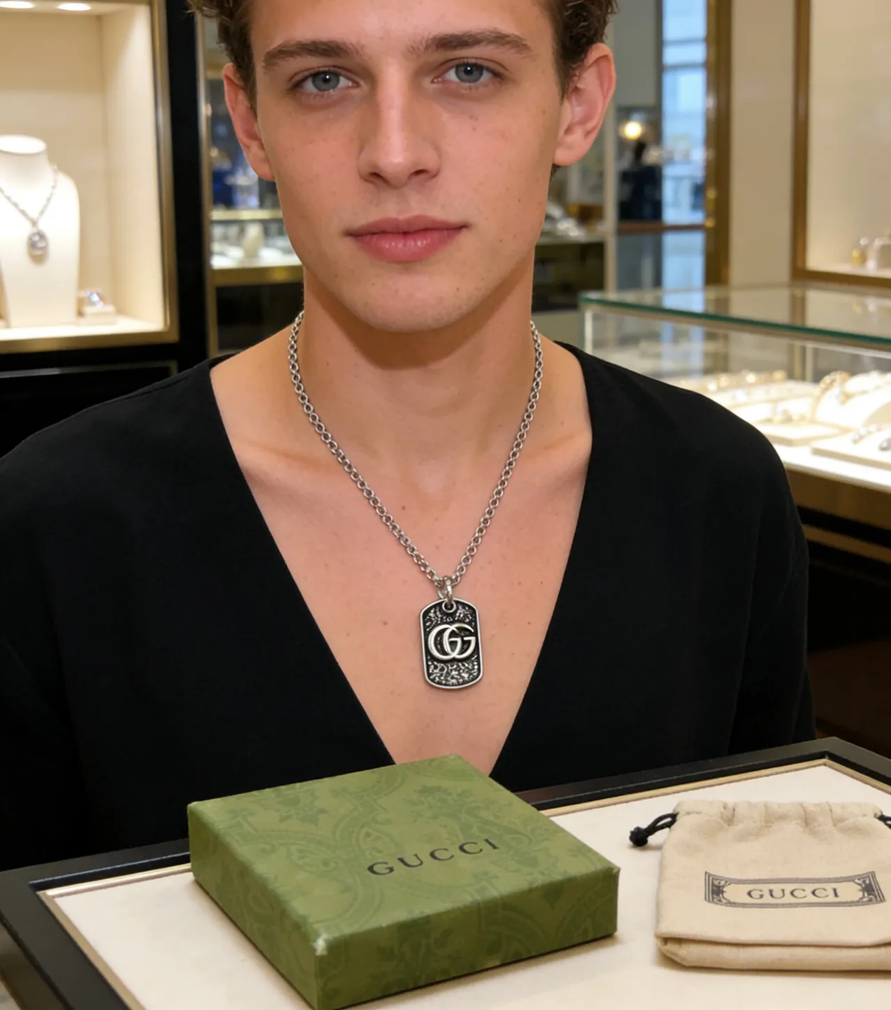 Gucci Pendant Necklace in Silver · view 8