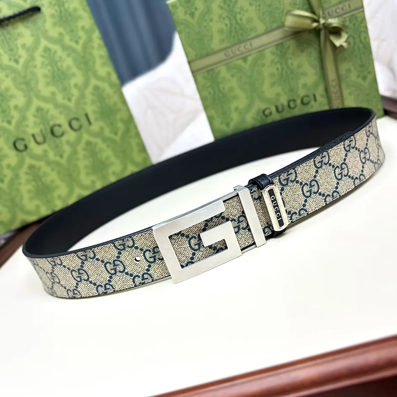 Gucci GG rectangular buckle belt in Beige · view 2