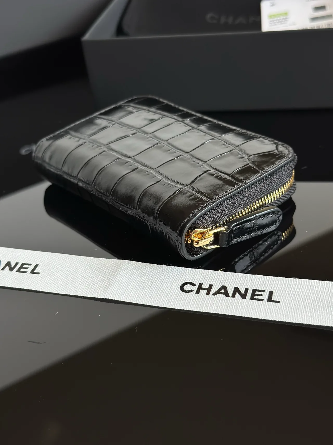 Chanel Glossy Wallet in Black · view 6