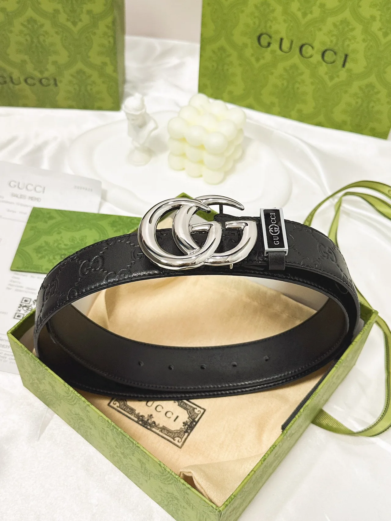 Gucci Cowhide Glossy Belt in Black · view 5