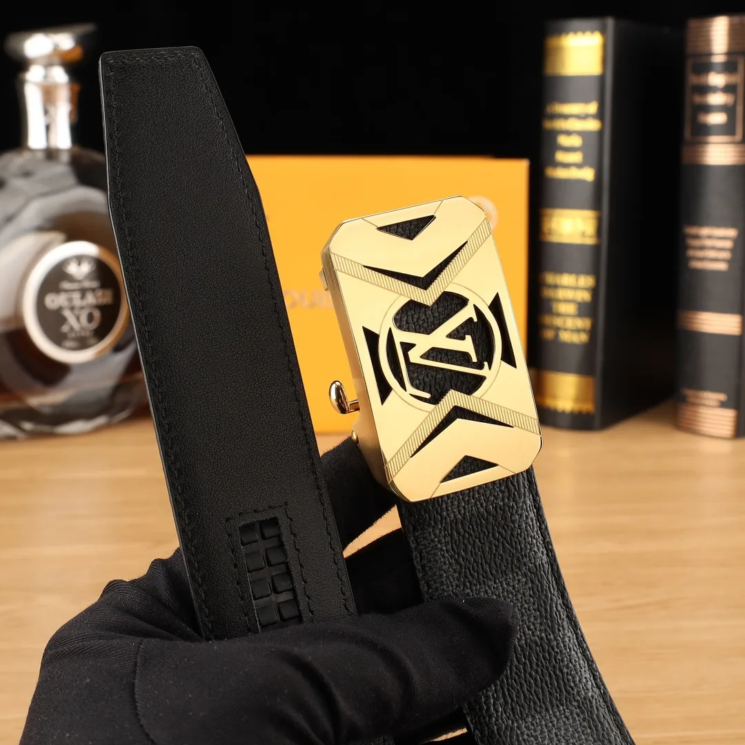 Louis Vuitton Belt in Black · view 6