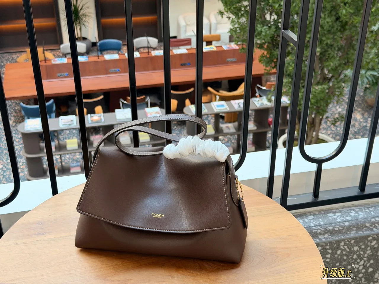 Coach Flap shoulder bag in Black & Brown · view 2