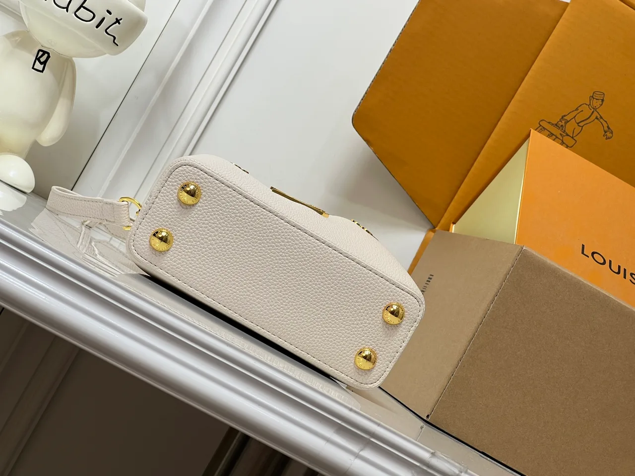Louis Vuitton Leather Smooth Capucines Flower Crown Bag in White · view 6
