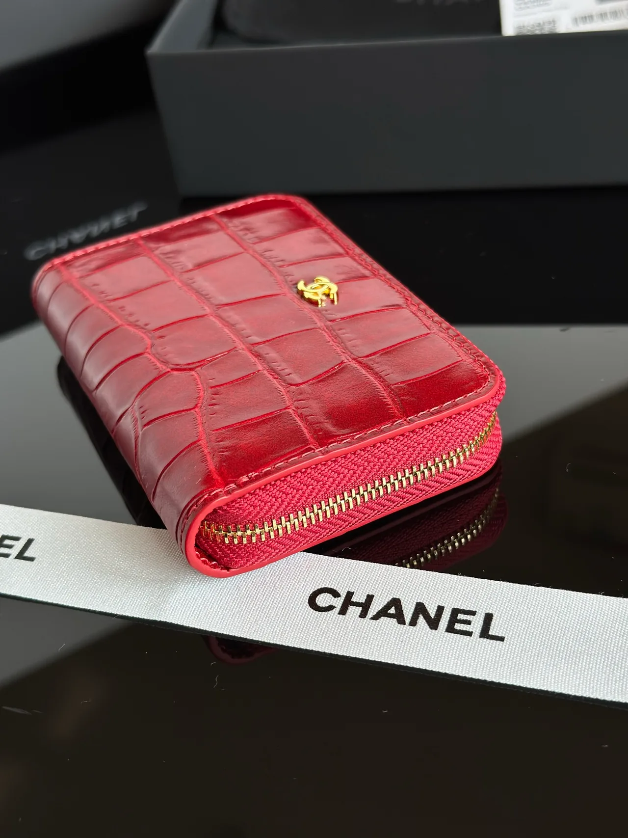 Chanel Wallet in Red · view 2