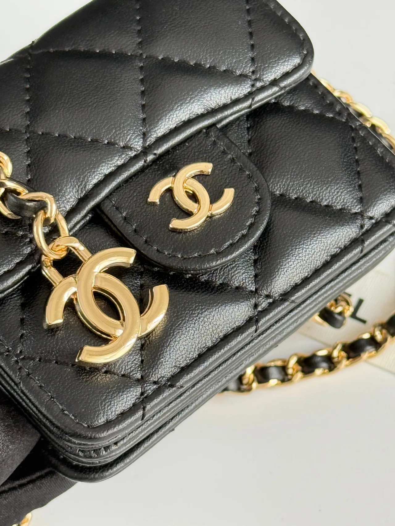 Chanel Chain Mini Wallet in Black · view 5