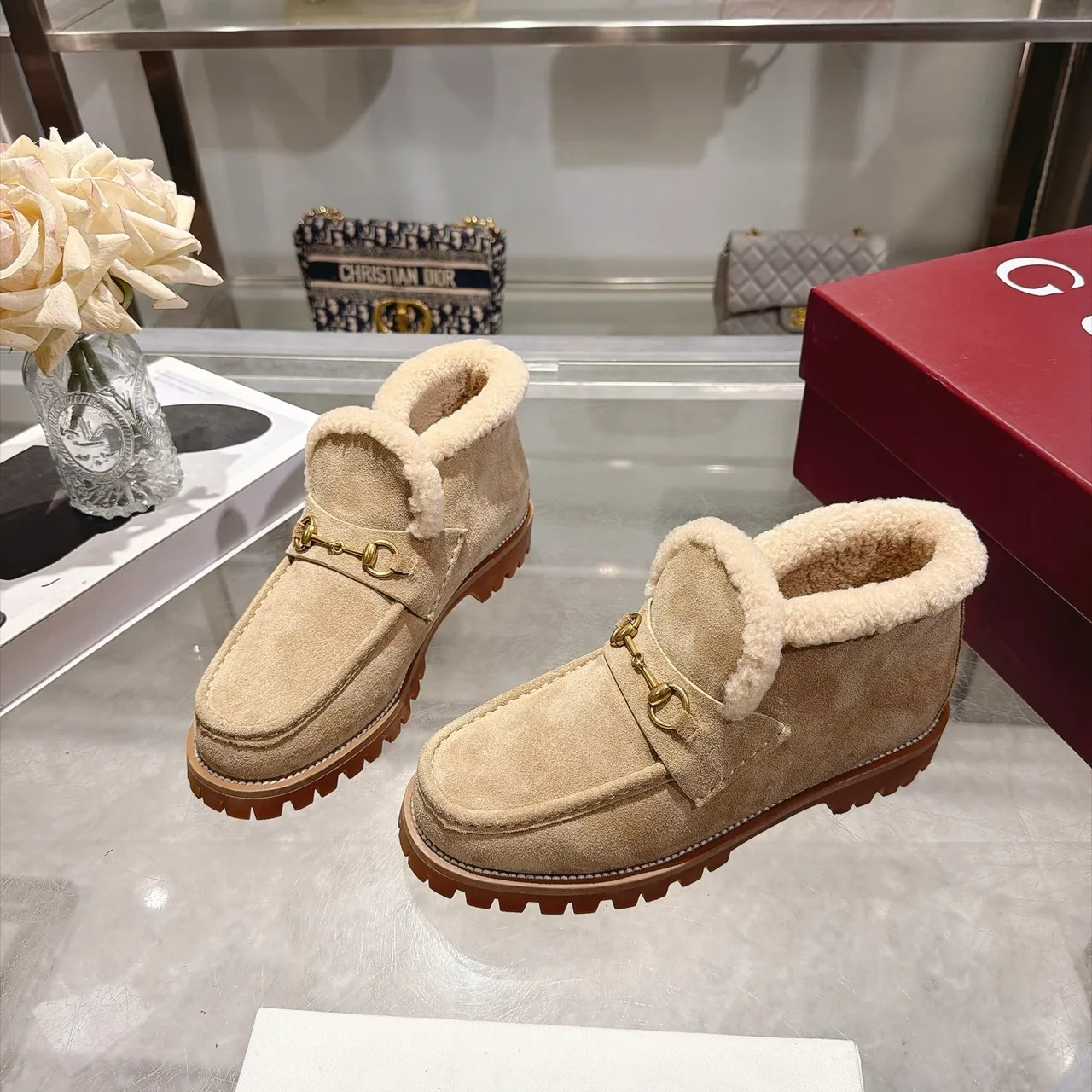 Gucci Cowhide Loafers in Beige · view 3