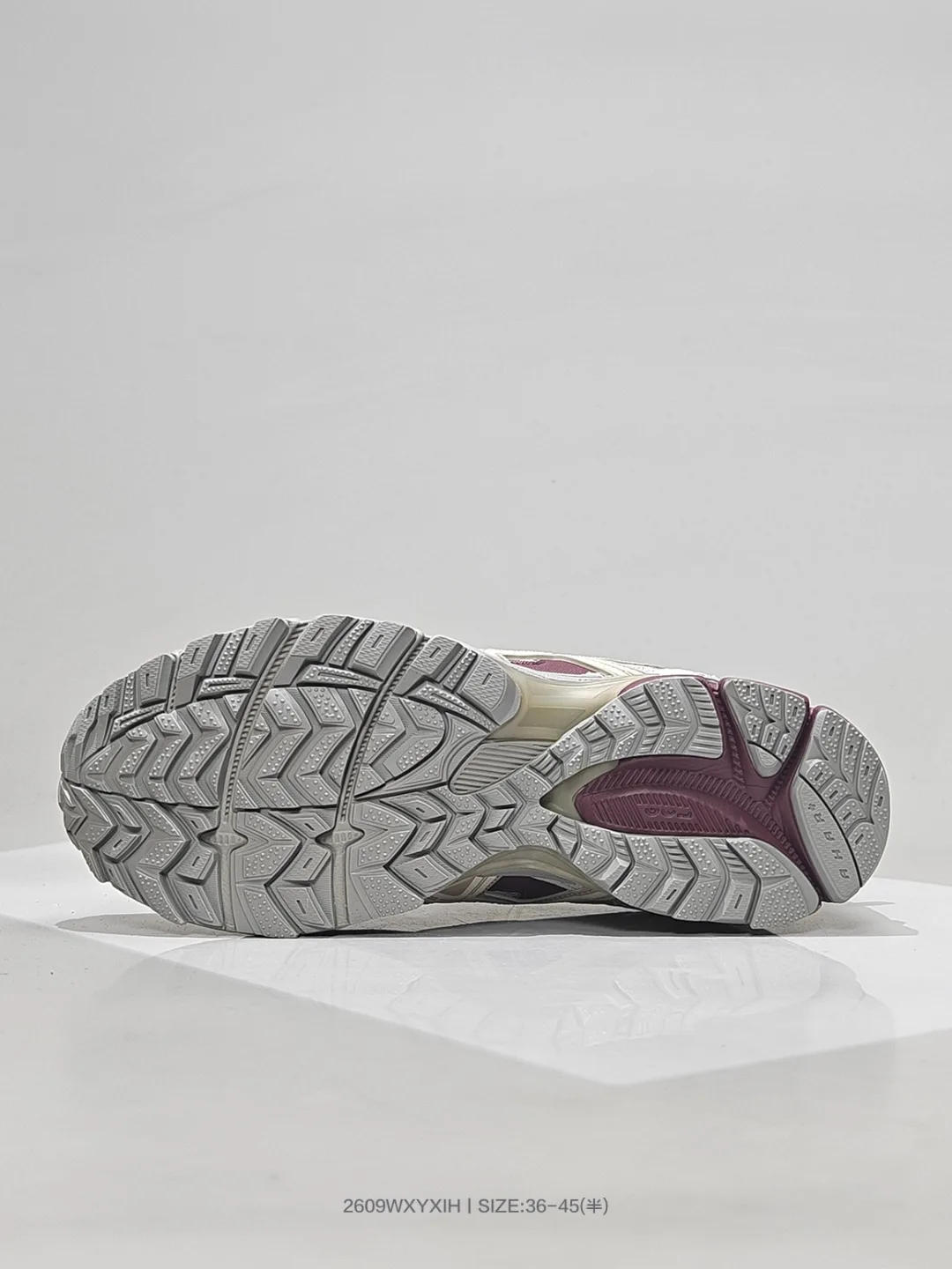 ASICS Sneakers in Grey · view 6