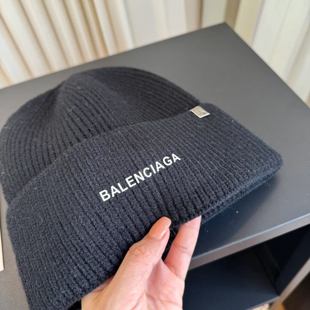 Balenciaga Beanie in Black · view 5