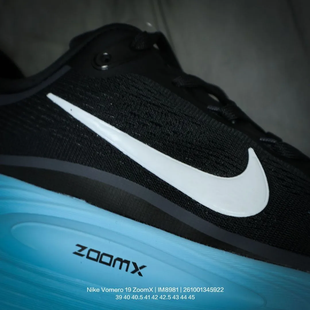 Nike Sneakers in Black · view 7