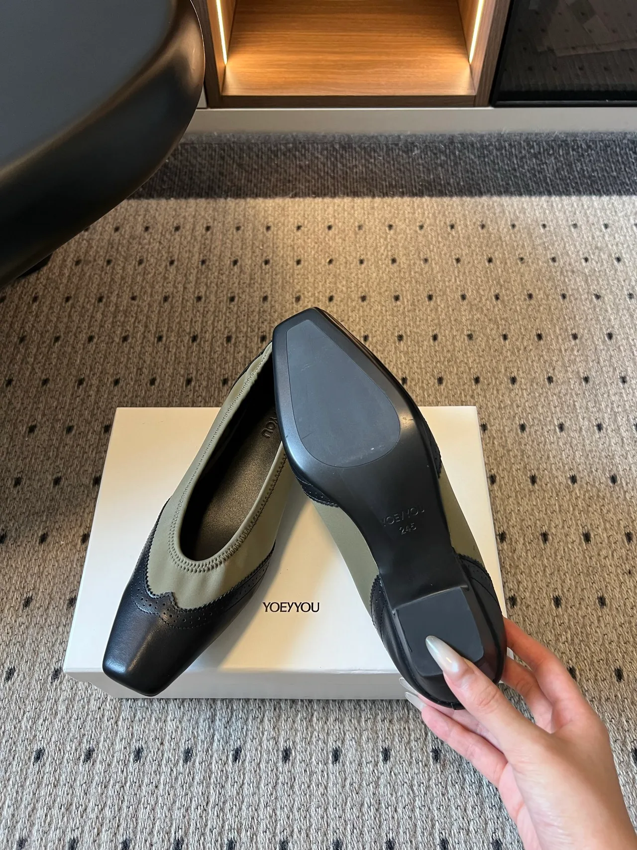 YOEYYOU Square-Toe Shoes in Black · view 5