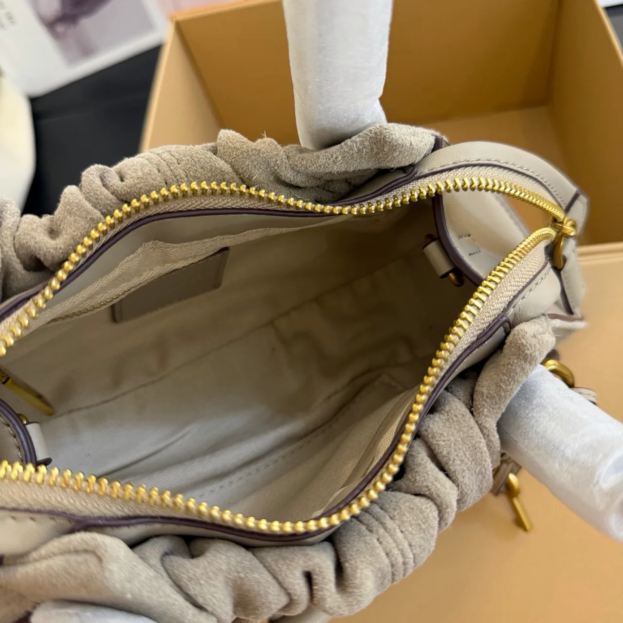 Marc Jacobs Cowhide Hobo Bag in Grey · view 8