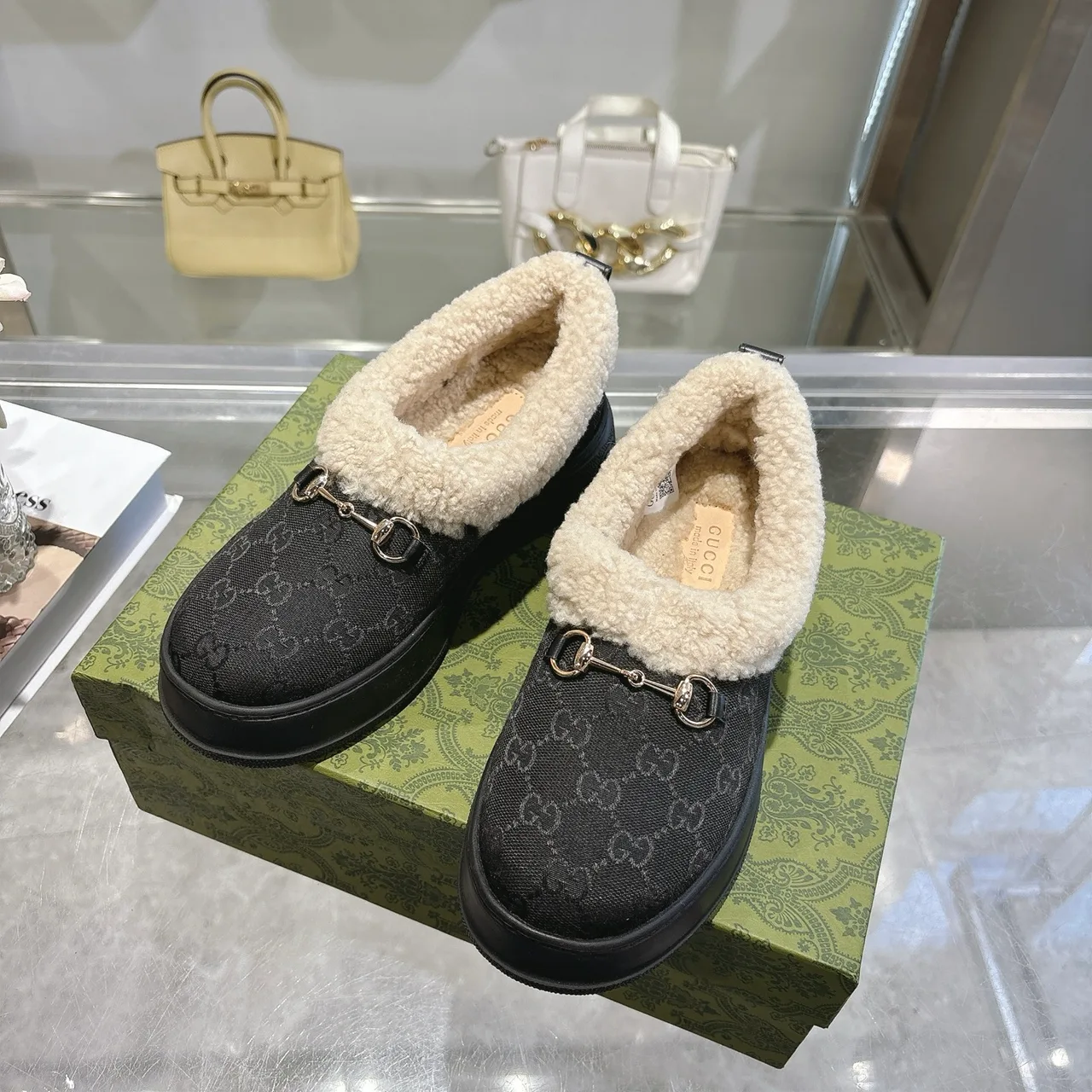 Gucci Wool Slippers in Black · view 1