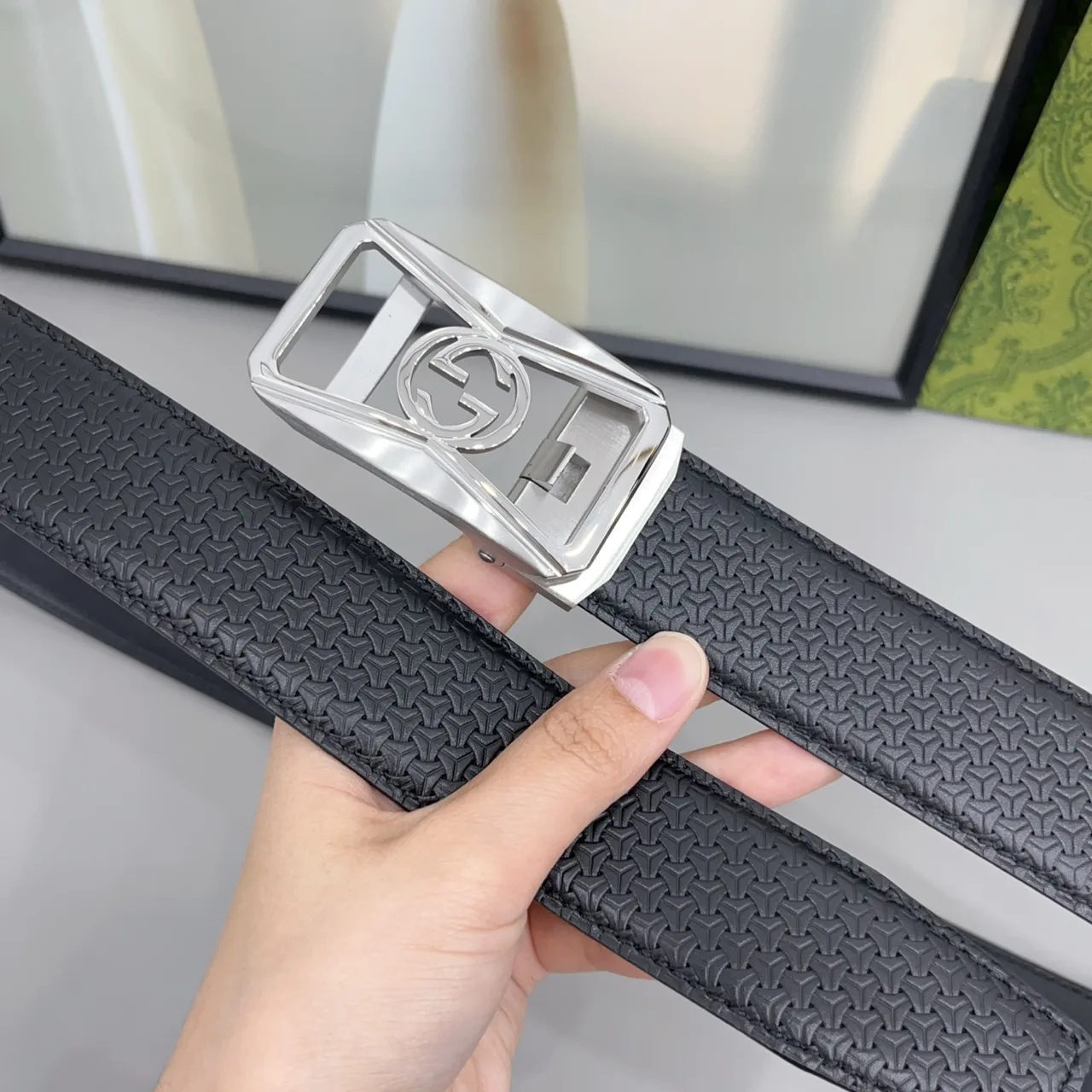 Gucci Glossy Belt in Black · view 5