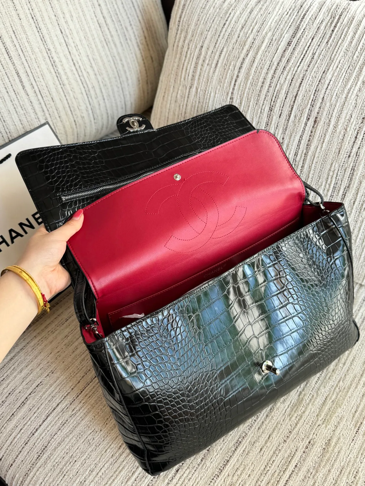 Chanel Croc-pattern flap shoulder bag in Green & Black · view 7