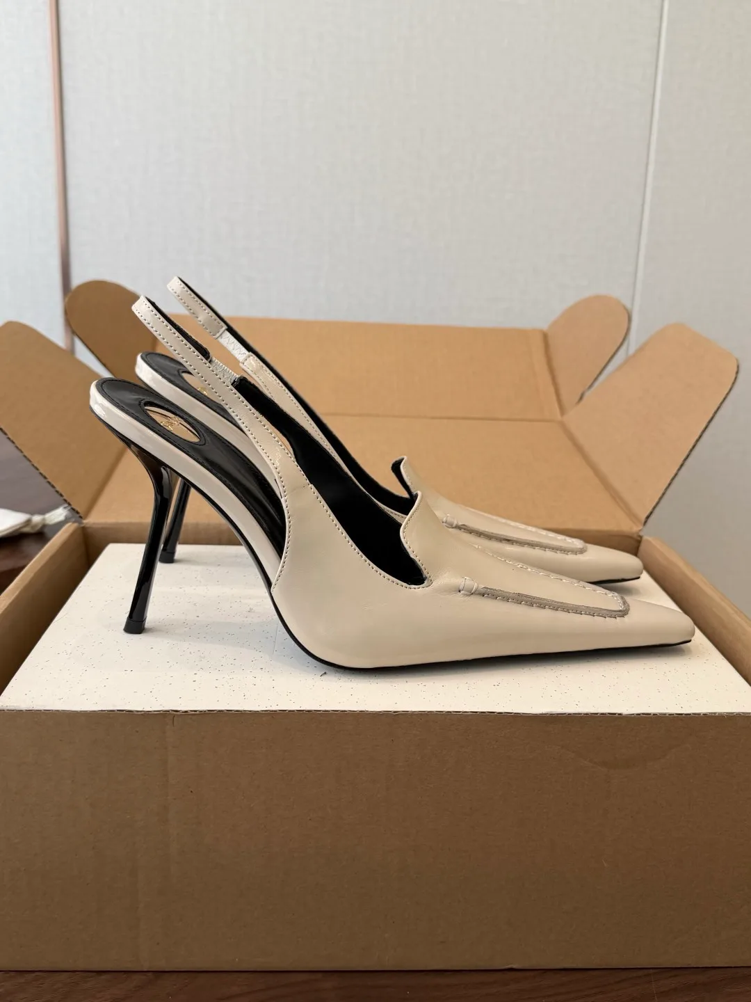 Saint Laurent Cowhide Pointed-Toe Slingback Shoes in Cream · view 4